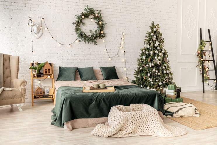 Embrace the Green: The Benefits of Artificial Christmas Trees for Your Holiday Decor and Beyond